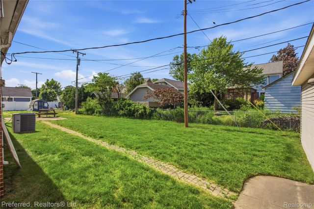 860 Palmer Street, Plymouth, MI 48170