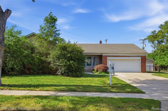 860 Palmer Street, Plymouth, MI 48170