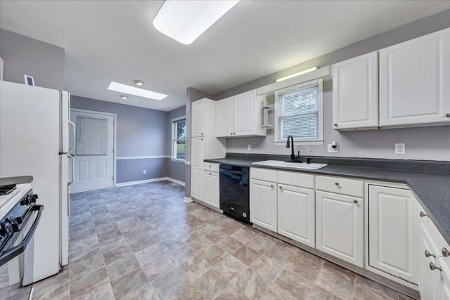 430 Virginian DR, Christiansburg, VA 24073