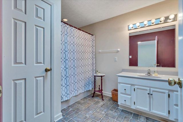 430 Virginian DR, Christiansburg, VA 24073