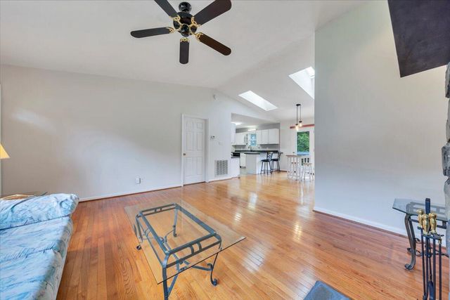 430 Virginian DR, Christiansburg, VA 24073