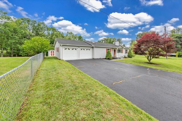 430 Virginian DR, Christiansburg, VA 24073