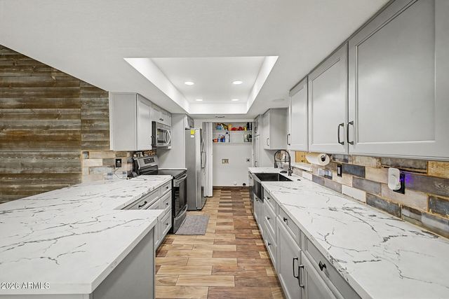 7338 E GREENWAY Street, Mesa, AZ 85207
