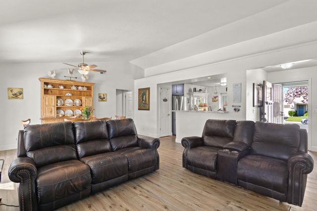 13132 Heather Dr, Waterford, CA 95386