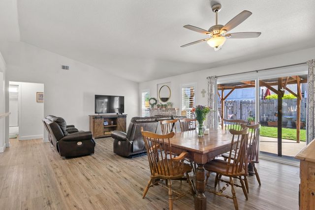 13132 Heather Dr, Waterford, CA 95386