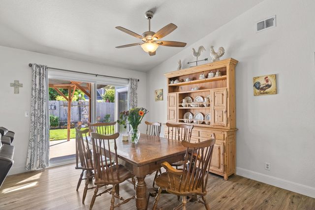 13132 Heather Dr, Waterford, CA 95386