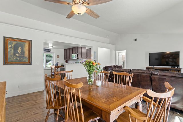 13132 Heather Dr, Waterford, CA 95386