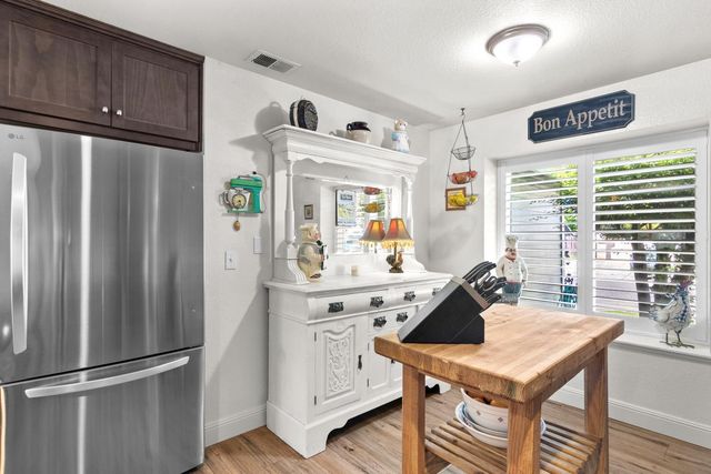 13132 Heather Dr, Waterford, CA 95386