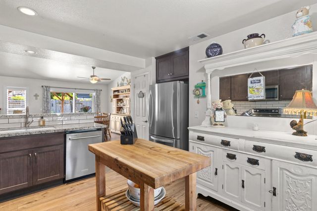 13132 Heather Dr, Waterford, CA 95386