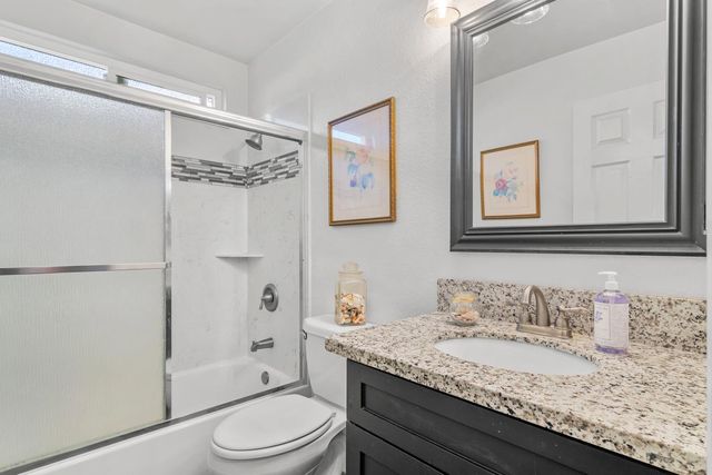 13132 Heather Dr, Waterford, CA 95386