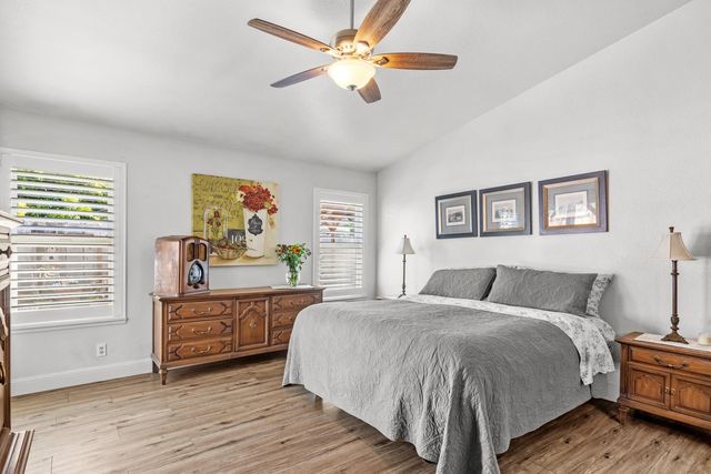 13132 Heather Dr, Waterford, CA 95386