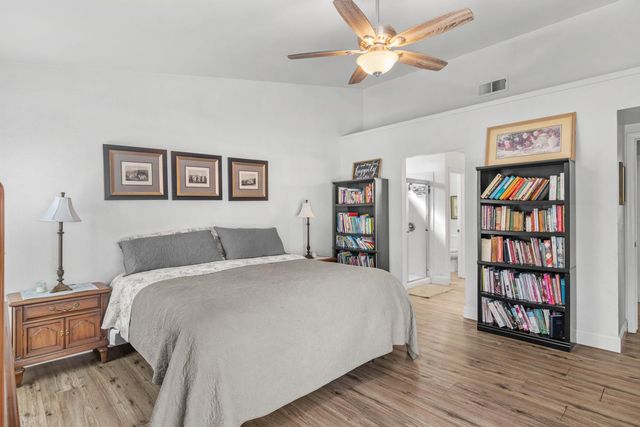 13132 Heather Dr, Waterford, CA 95386