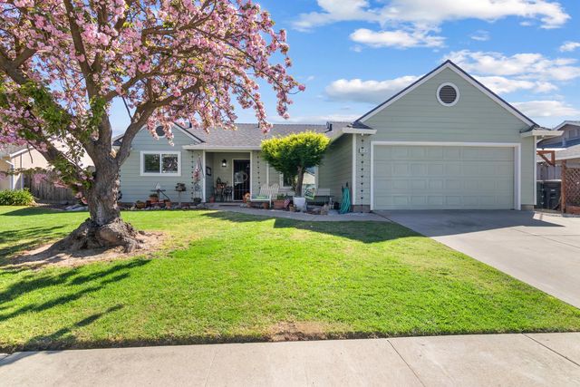 13132 Heather Dr, Waterford, CA 95386