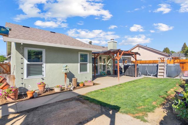 13132 Heather Dr, Waterford, CA 95386