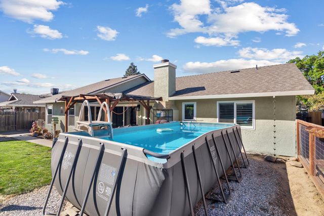 13132 Heather Dr, Waterford, CA 95386