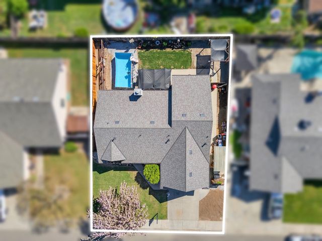 13132 Heather Dr, Waterford, CA 95386