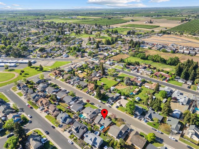 13132 Heather Dr, Waterford, CA 95386