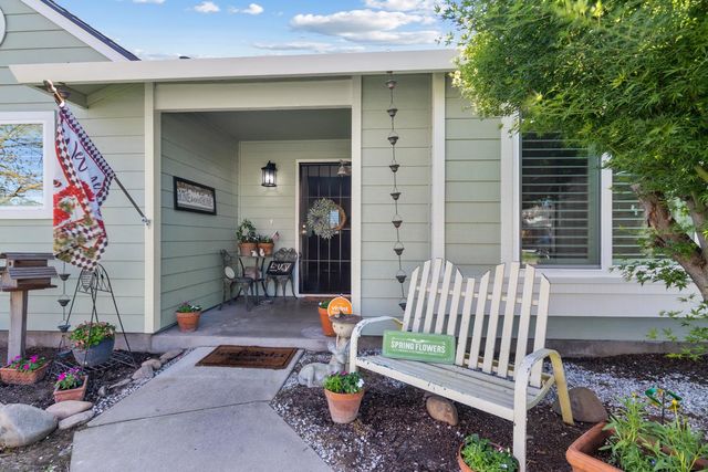 13132 Heather Dr, Waterford, CA 95386