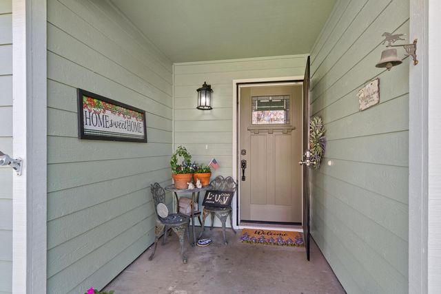 13132 Heather Dr, Waterford, CA 95386