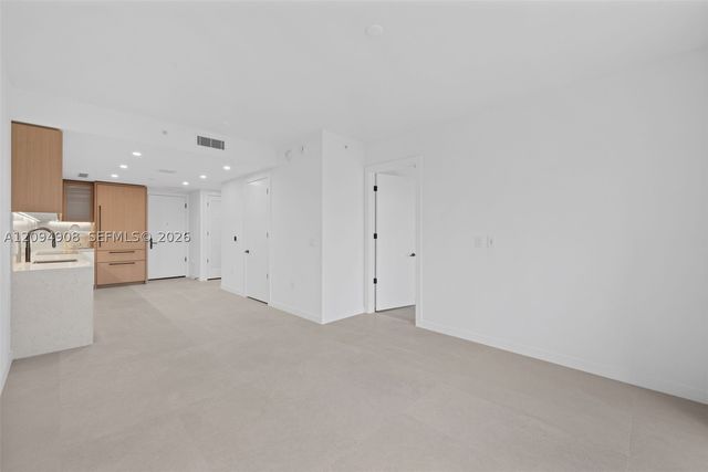 2200 Brickell Ave 206, Miami, FL 33129