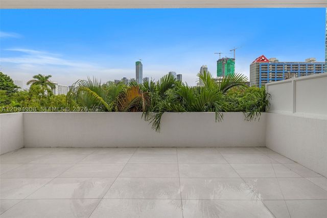 2200 Brickell Ave 206, Miami, FL 33129