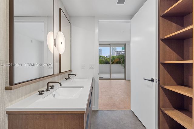 2200 Brickell Ave 206, Miami, FL 33129