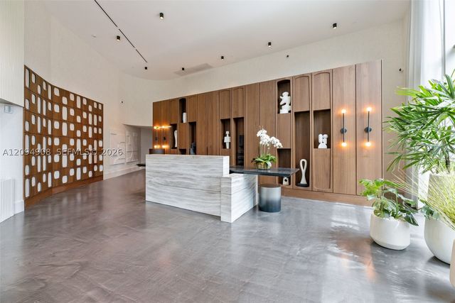 2200 Brickell Ave 206, Miami, FL 33129