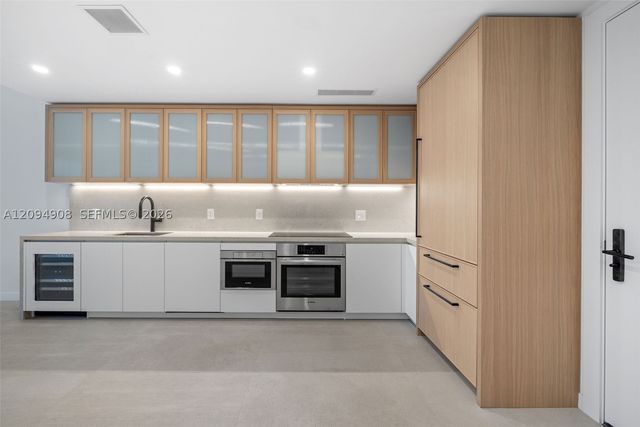 2200 Brickell Ave 206, Miami, FL 33129
