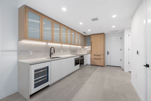 2200 Brickell Ave 206, Miami, FL 33129
