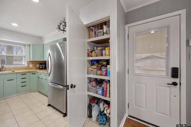 2812 Meadowlark, Tyler, TX 75701