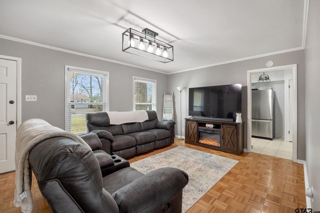 2812 Meadowlark, Tyler, TX 75701