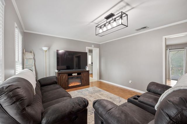 2812 Meadowlark, Tyler, TX 75701