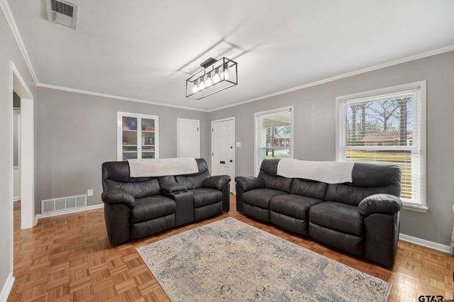 2812 Meadowlark, Tyler, TX 75701