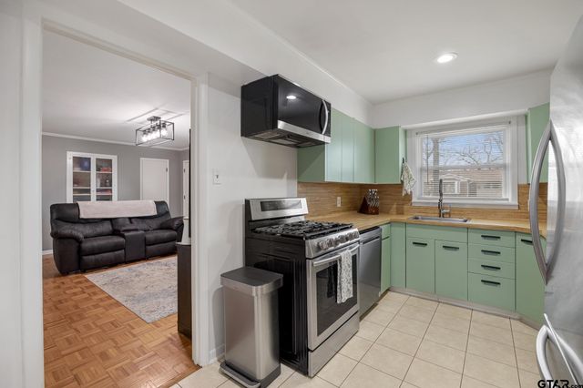 2812 Meadowlark, Tyler, TX 75701