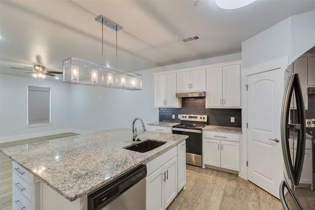 200 Emma Drive, Lewisville, TX 75057