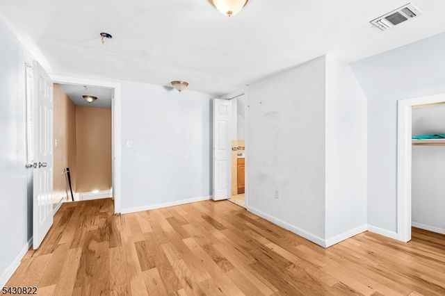 311 Paxton St, Paterson City, NJ 07503