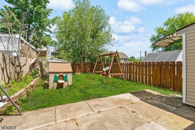 311 Paxton St, Paterson City, NJ 07503