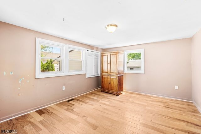 311 Paxton St, Paterson City, NJ 07503
