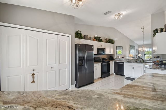 9165 Michael CIR 1002, Naples, FL 34113