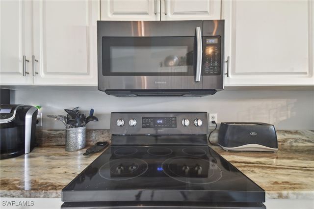 9165 Michael CIR 1002, Naples, FL 34113