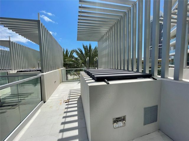 18501 Collins Avenue Cabana 22, Sunny Isles Beach, FL 33160