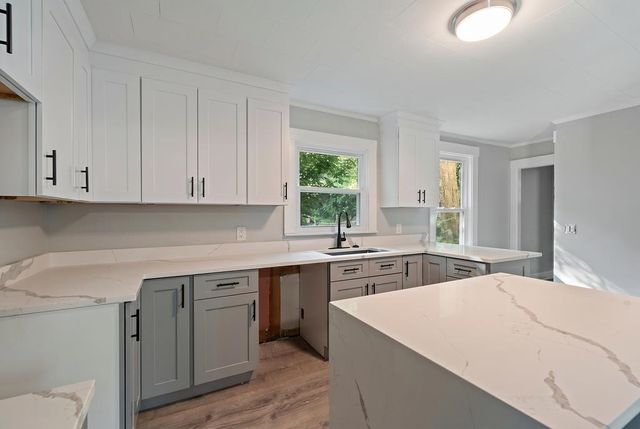 10 W High Street, Somersworth, NH 03878