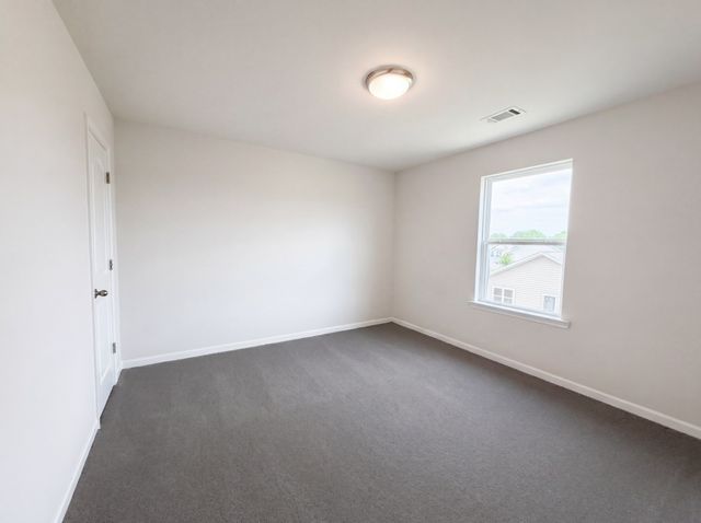 2715 Swarm Ct, Columbia, TN 38401