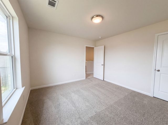 2715 Swarm Ct, Columbia, TN 38401