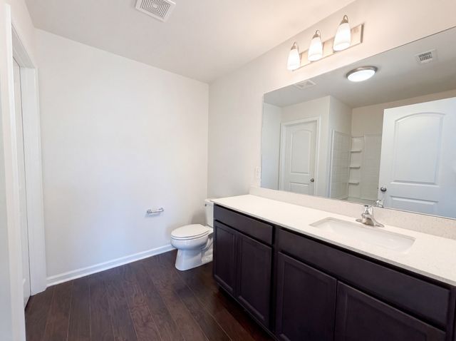 2715 Swarm Ct, Columbia, TN 38401