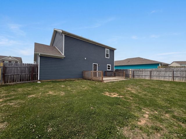 2715 Swarm Ct, Columbia, TN 38401
