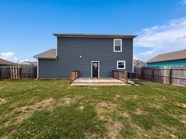2715 Swarm Ct, Columbia, TN 38401