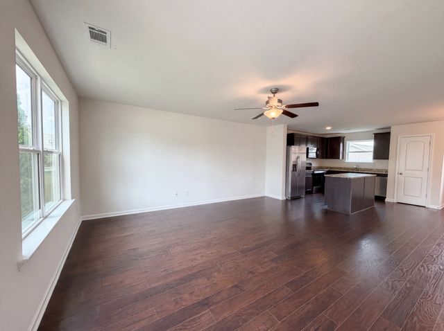 2715 Swarm Ct, Columbia, TN 38401