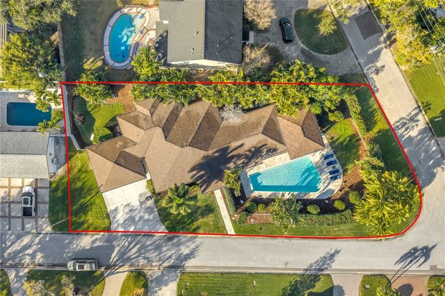 134 RIVIERA WAY NE, St Petersburg, FL 33704