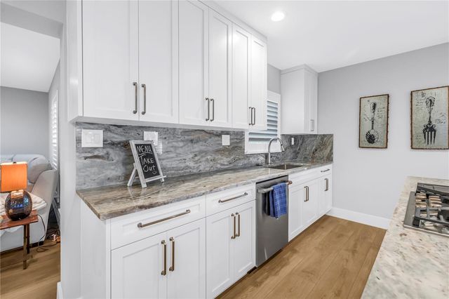 134 RIVIERA WAY NE, St Petersburg, FL 33704